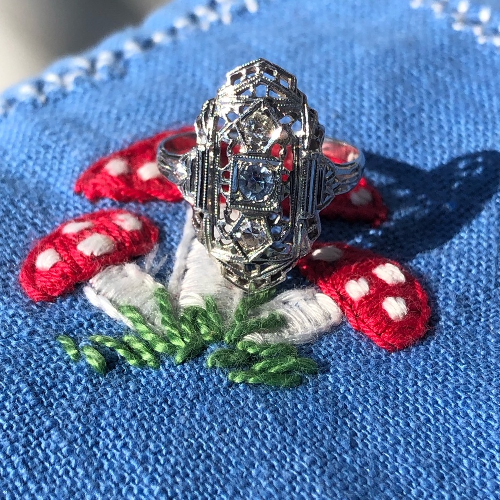 Vintage 14k filigree shield ring - Picture 5 of 9